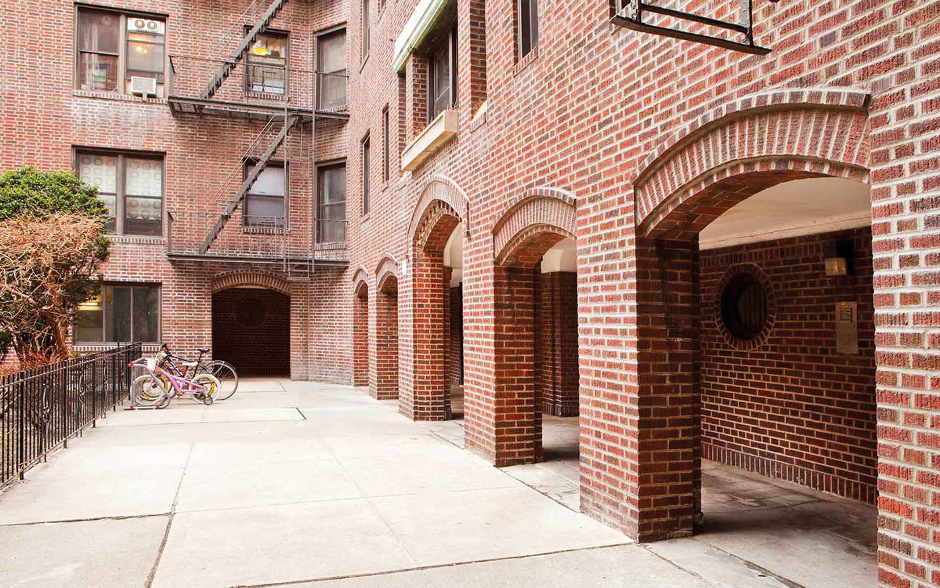 An image of a building at the Hayes Court Multi-family development owned by Henley Investments as part of the Multi-family PRS & BtR division