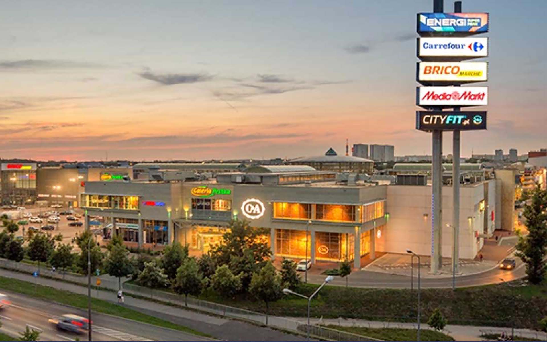 Pelican Shopping Centre - Poznan, Poland - Henley Investments