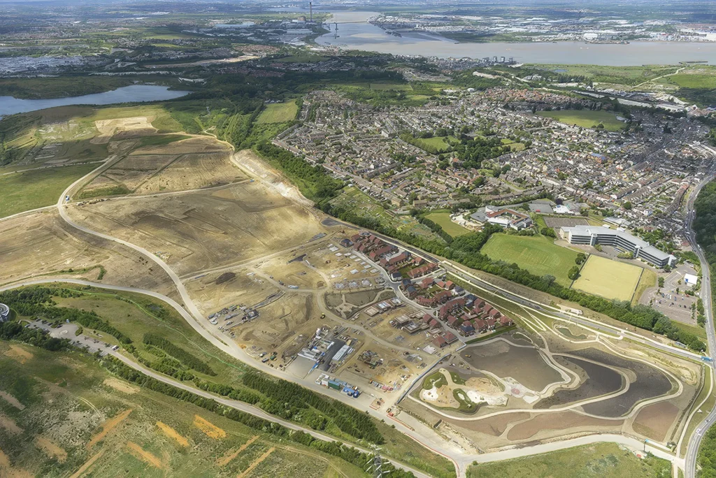 Placemaking at City Scale Aerial view across Whitecliffe and the wider Ebbsfleet Garden City regeneration area